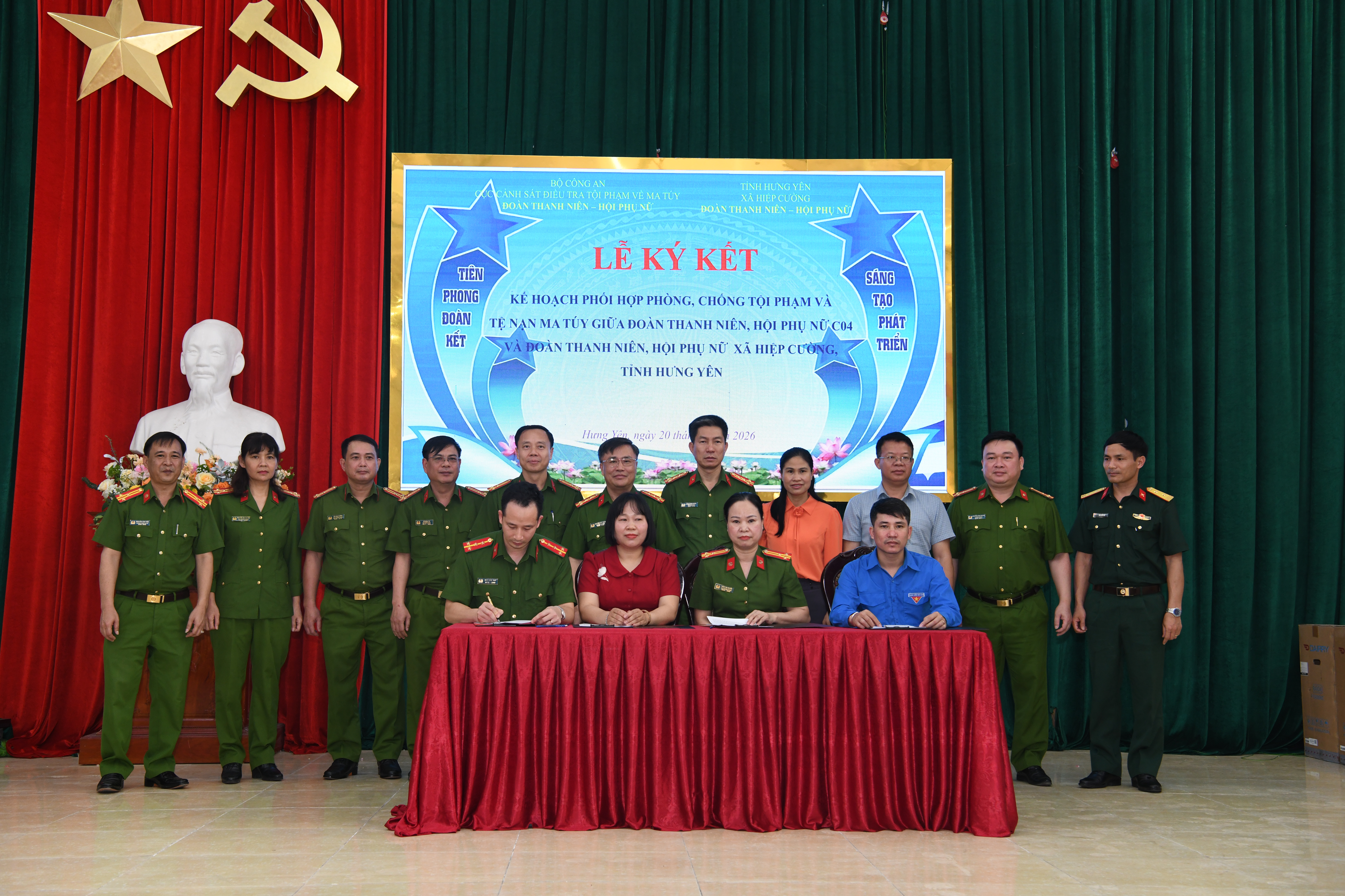 Lễ ký kết kế hoạch phối hợp phòng, chống tội phạm và tệ nạn ma túy giữa Đoàn Thanh niên, Hội Phụ nữ C04 và Đoàn thanh niên, Hội Phụ nữ  xã Hiệp Cường