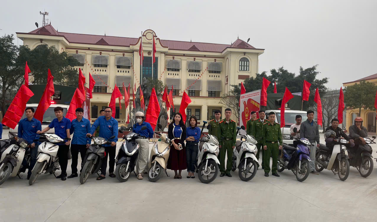 Xã Hiệp Cường ra quân tuyên truyền lưu động về bầu cử Nhằm nâng cao nhận thức của Nhân dân về ý nghĩa, tầm quan trọng của cuộc bầu cử Quốc hội khóa XVI và Hội đồng nhân dân các cấp nhiệm kỳ 2026 – 2031, xã Hiệp Cường đã tổ chức ra quân tuyên truyền lưu động trên địa bàn xã.