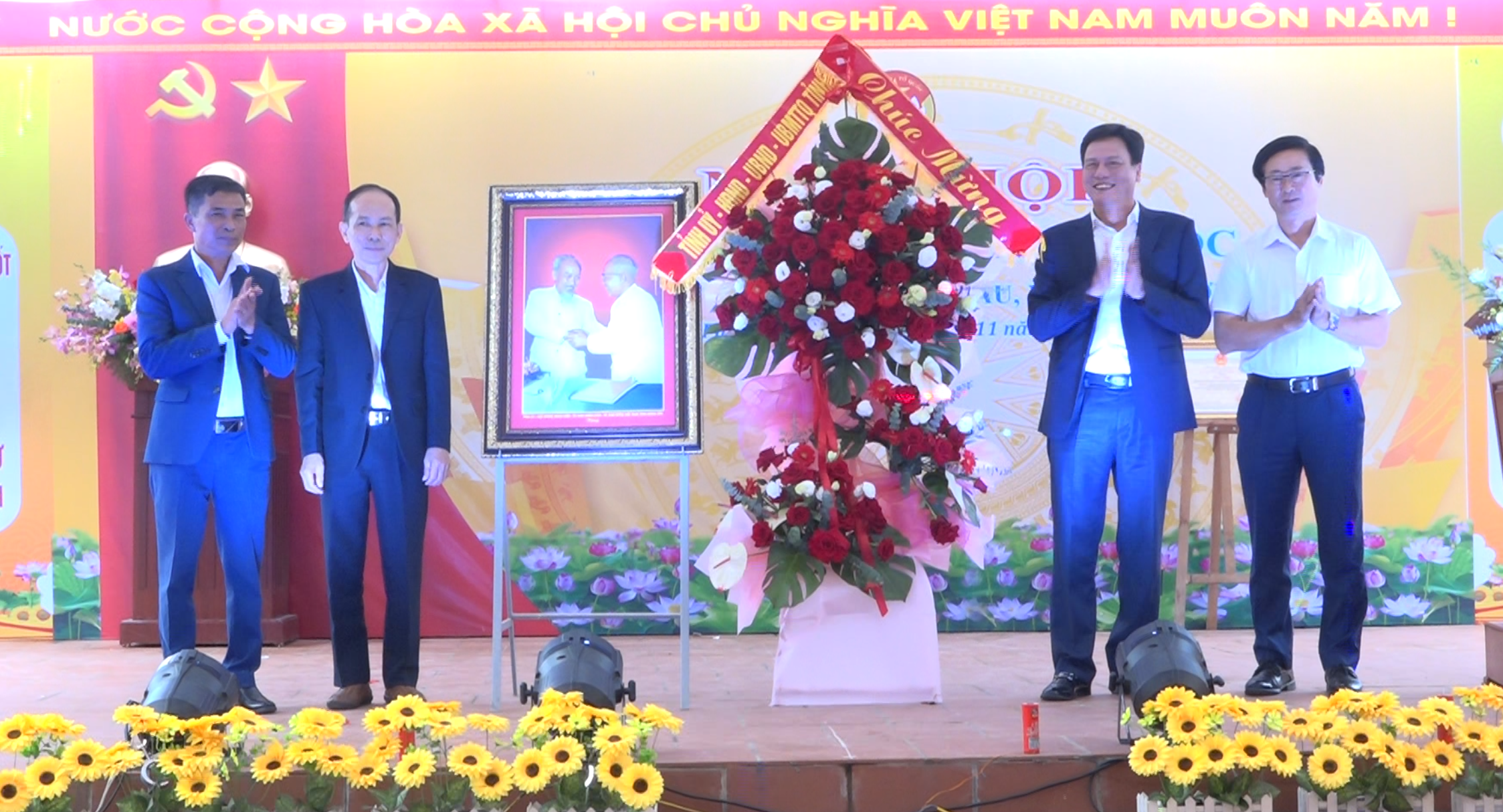 Ngày hội Đại đoàn kết toàn dân tộc khu dân cư thôn Phượng Lâu, xã Hiệp Cường.