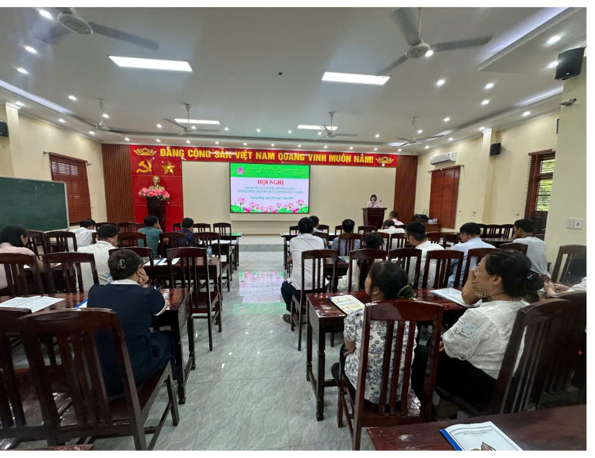 Phòng giao dịch Ngân hàng Chính sách xã hội Kim Động  tập huấn đối với cán bộ tổ chức chính trị - xã hội nhận ủy thác cấp xã