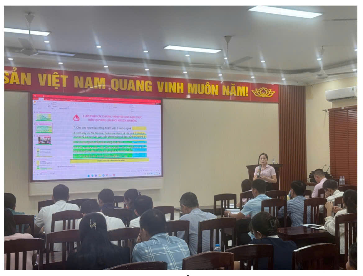 Phòng giao dịch Ngân hàng Chính sách xã hội Kim Động  tập huấn vai trò của Trưởng thôn trong hoạt động tín dụng chính sách