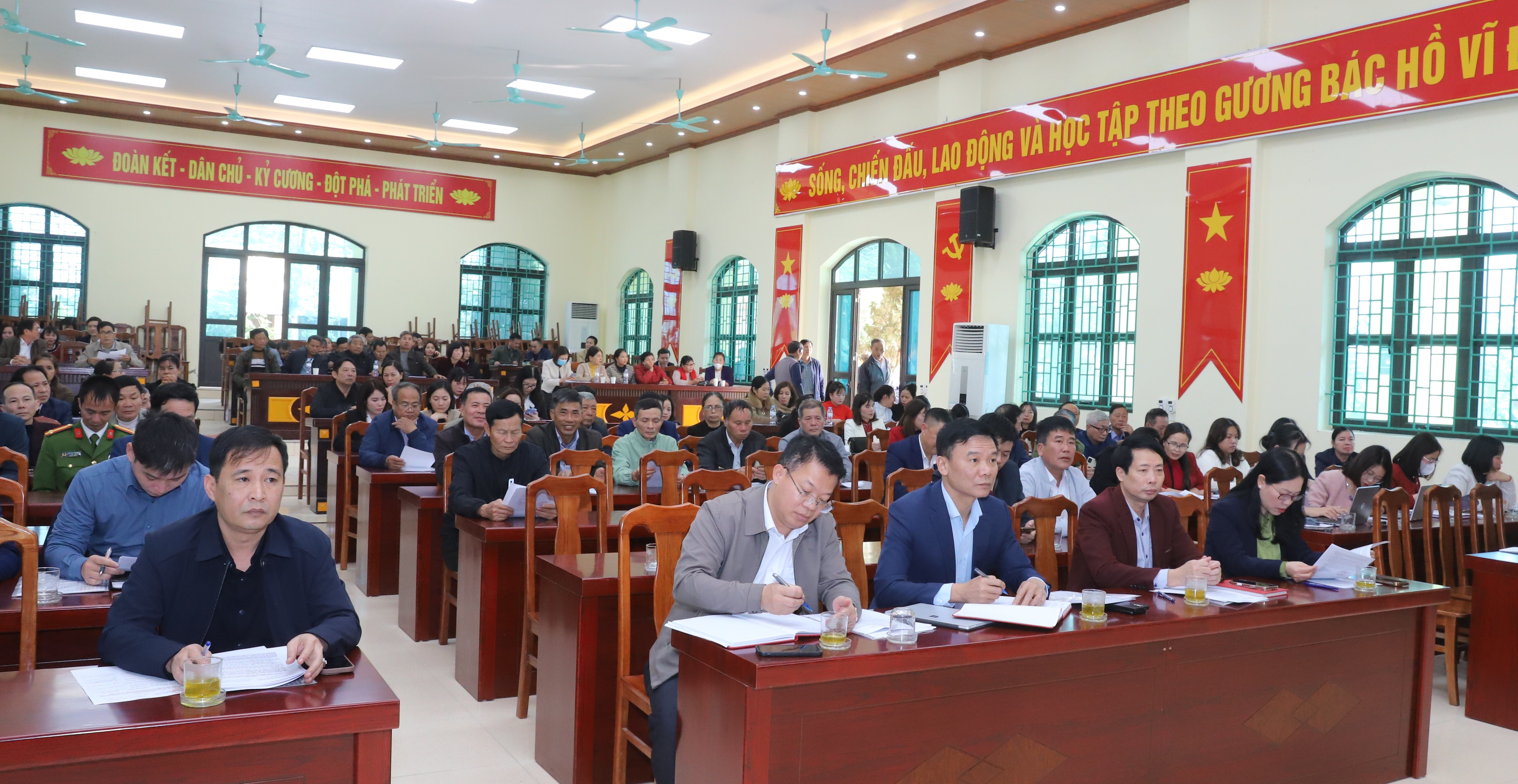 Đảng bộ Xã Hiệp Cường tổ chức hội nghị tổng kết công tác xây dựng Đảng năm 2025, triển khai phương hướng nhiệm vụ năm 2026.