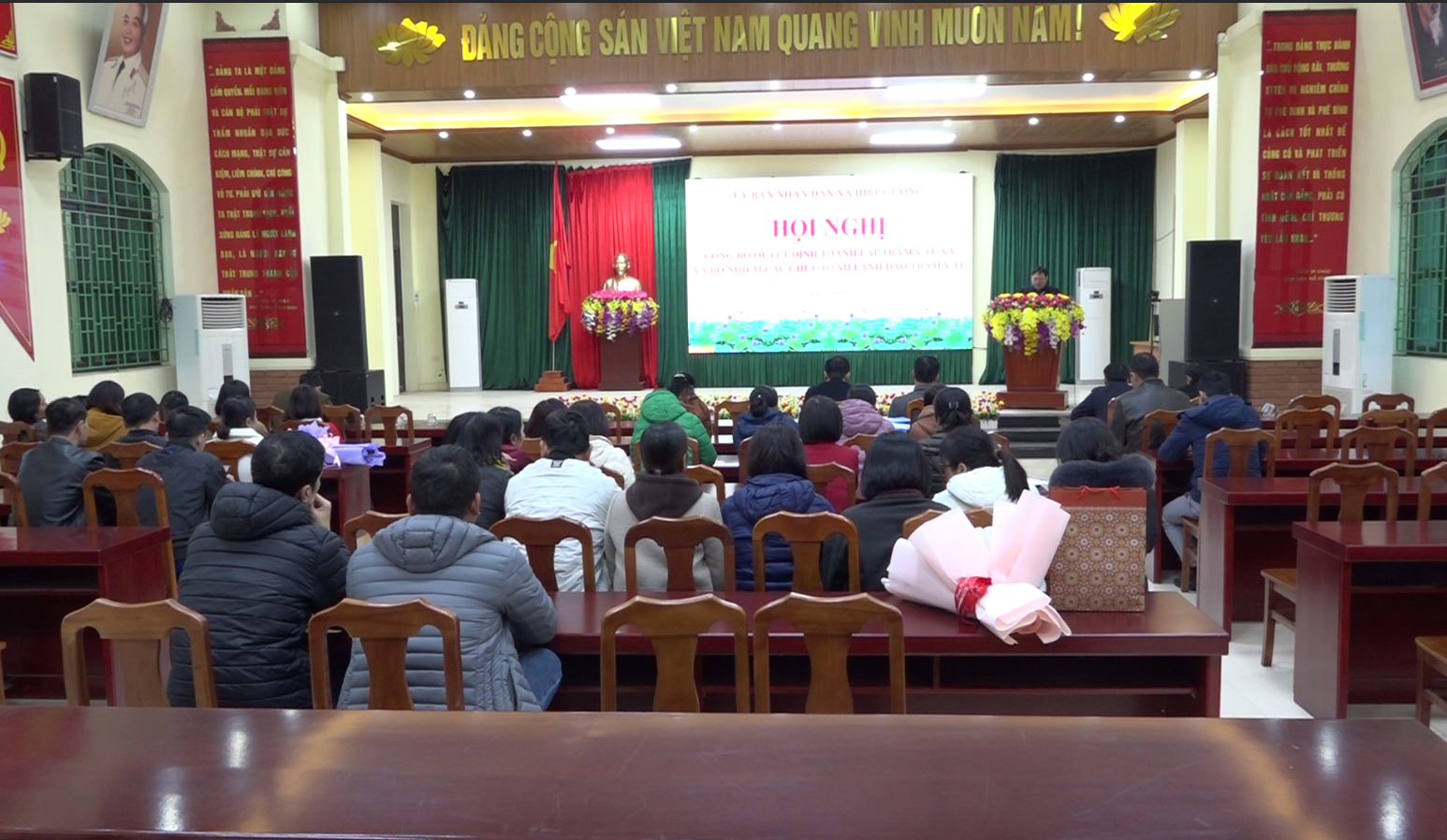 Xã Hiệp Cường công bố quyết định thành lập Trạm Y tế xã và bổ nhiệm các chức danh lãnh đạo trạm y tế.
