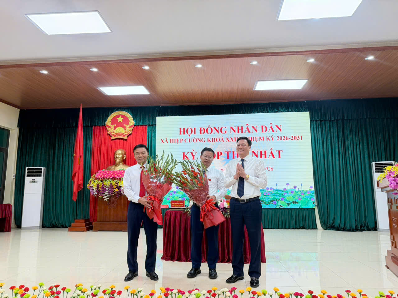 Kỳ họp HĐND xã Hiệp Cường lần thứ nhất nhiệm kỳ 2026–2031.