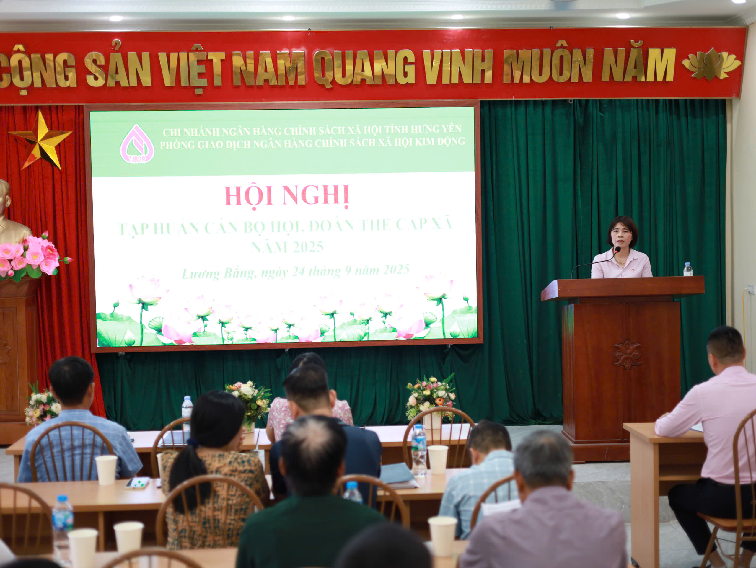 PGD Ngân hàng Chính sách xã hội Kim Động tổ chức hội nghị tập huấn cán bộ tổ chức chính trị - xã hội nhận ủy thác cấp xã.